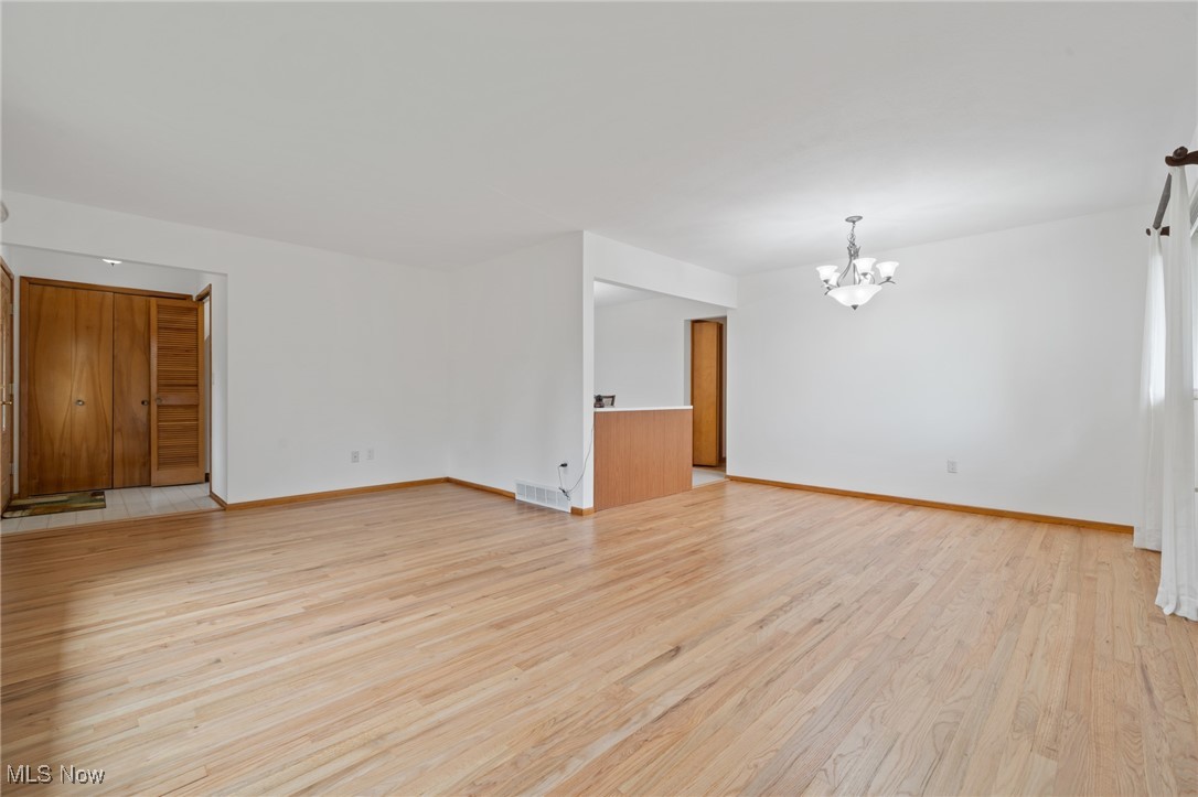 3104 Coventry Drive, Parma, Ohio image 10