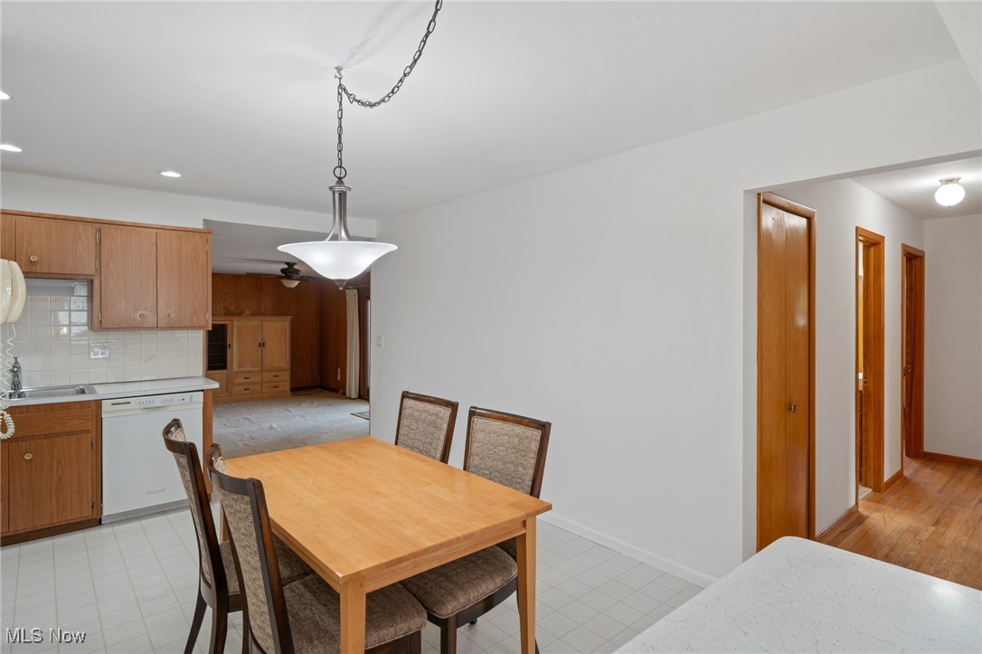 3104 Coventry Drive, Parma, Ohio image 8