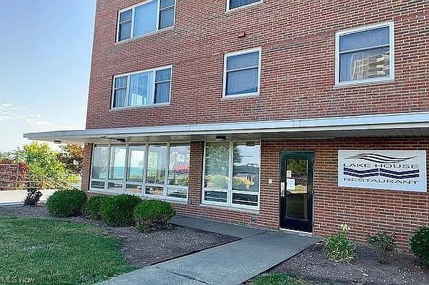 Lake House Condos - Residential