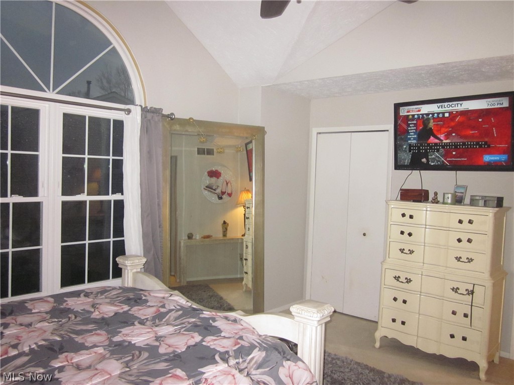 Courtyards Woodbury Condo - Residential