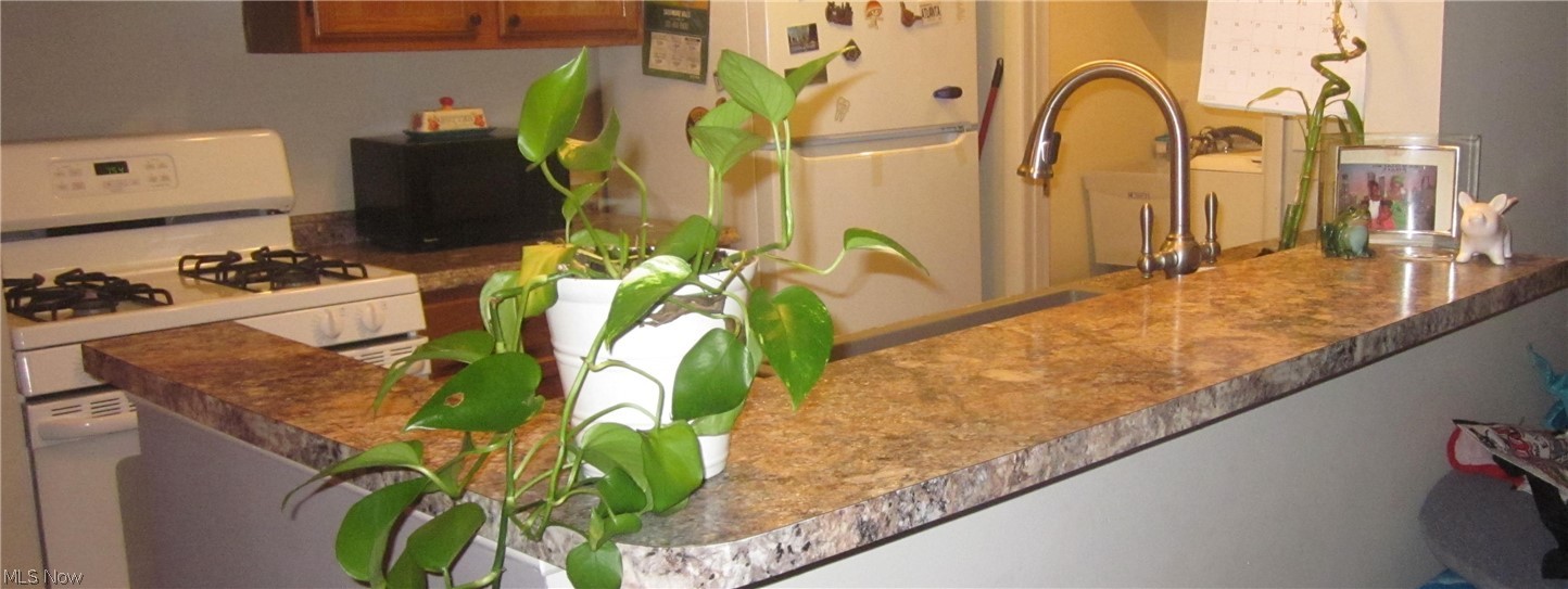 Courtyards Woodbury Condo - Residential