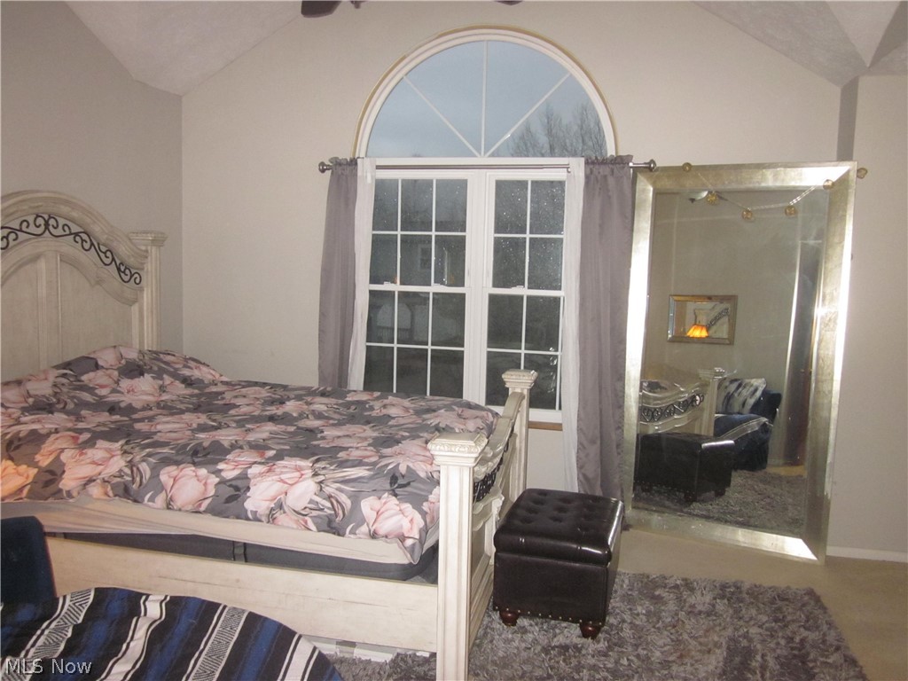 Courtyards Woodbury Condo - Residential