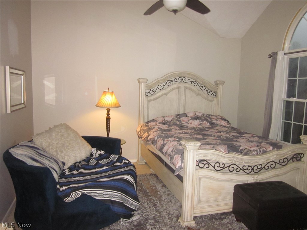 Courtyards Woodbury Condo - Residential