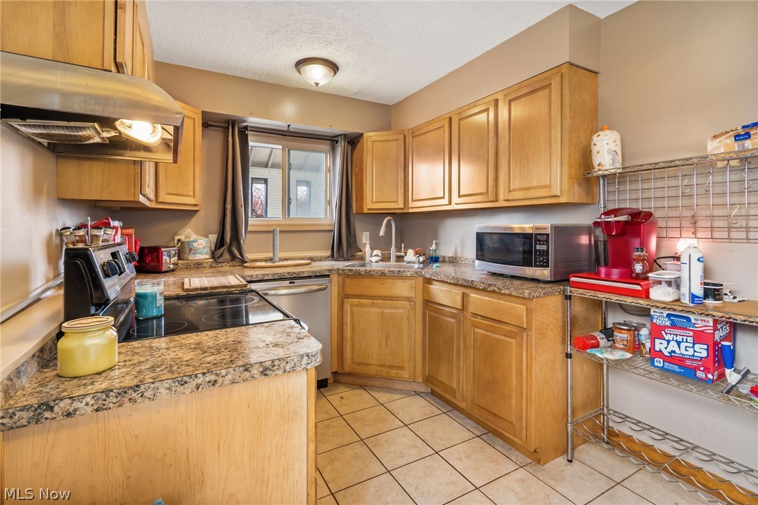 Chateau Estates 01 - Residential