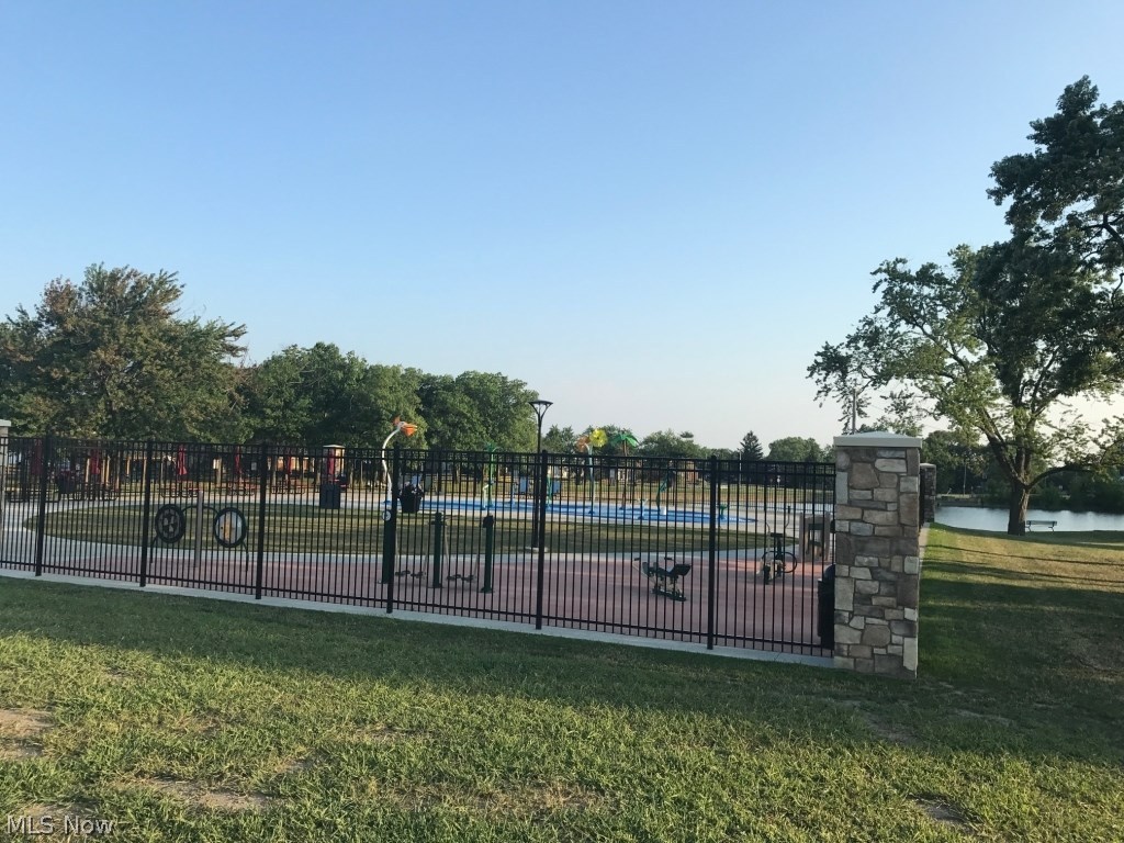 H A Stahl Props Cos Ridgewood - Residential