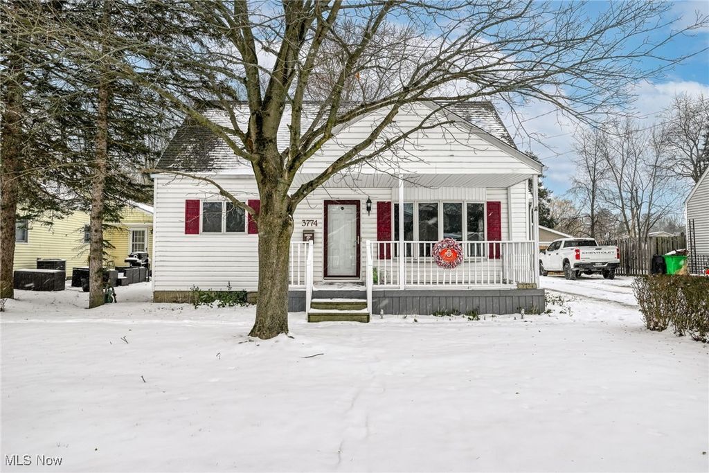Photo of 3774 Argonne Street, Mogadore, OH 44260 (MLS # 5182520)