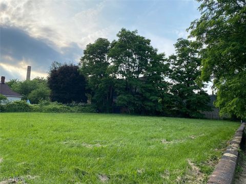 3206 Vega Avenue Cleveland OH 44113