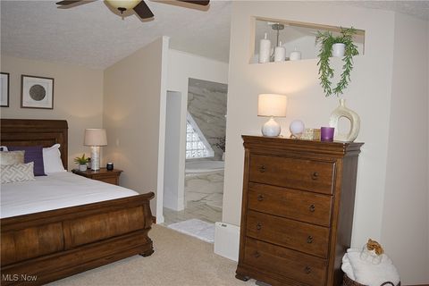 Tiny photo for 15868 Kenwood St, Middlefield, OH 44062 (MLS # 5174427)