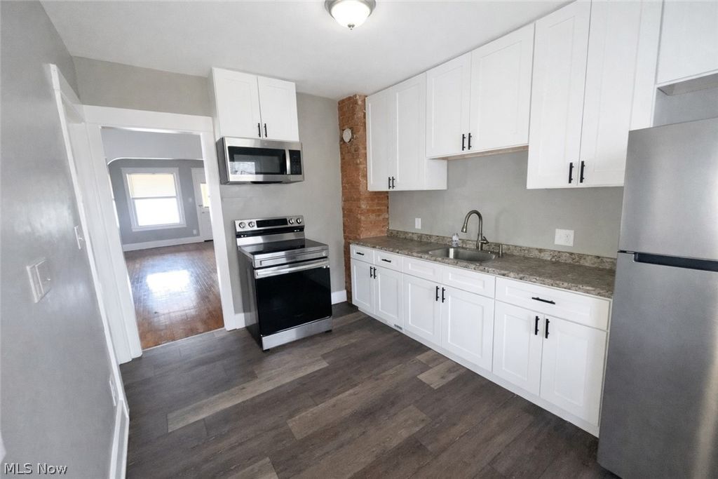 Photo of 3278 W 84th Street, Cleveland, OH 44102 (MLS # 5192435)