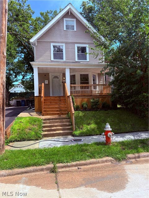 Homes For Sale - 1121 Galewood Drive<br/> Cleveland, OH 44110