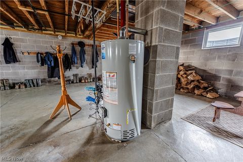 Tiny photo for 16352 Nauvoo Rd Rd, Middlefield, OH 44062 (MLS # 5190250)