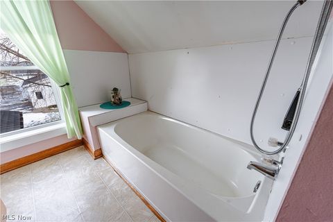 Tiny photo for 16352 Nauvoo Rd Rd, Middlefield, OH 44062 (MLS # 5190250)