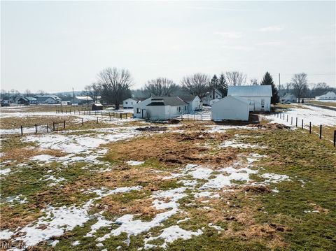 Tiny photo for 16352 Nauvoo Rd Rd, Middlefield, OH 44062 (MLS # 5190250)