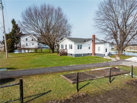 Tiny photo for 16352 Nauvoo Rd Rd, Middlefield, OH 44062 (MLS # 5190250)