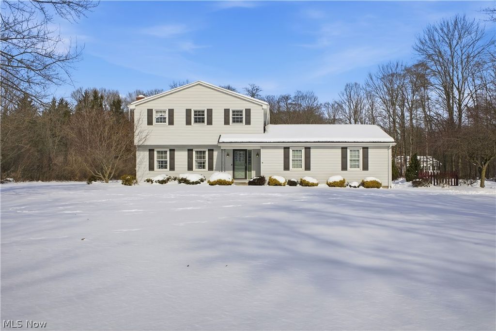 Photo of 1016 W Pine Lake Road, North Lima, OH 44452 (MLS # 5187367)