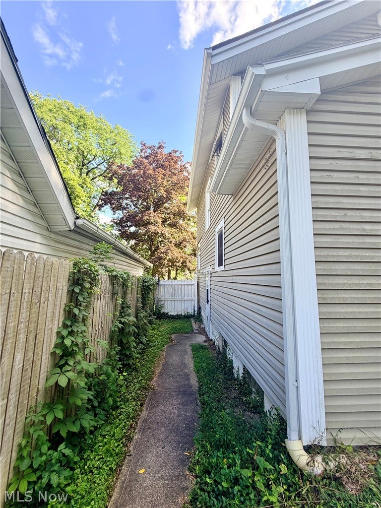 218 Lincoln Street
