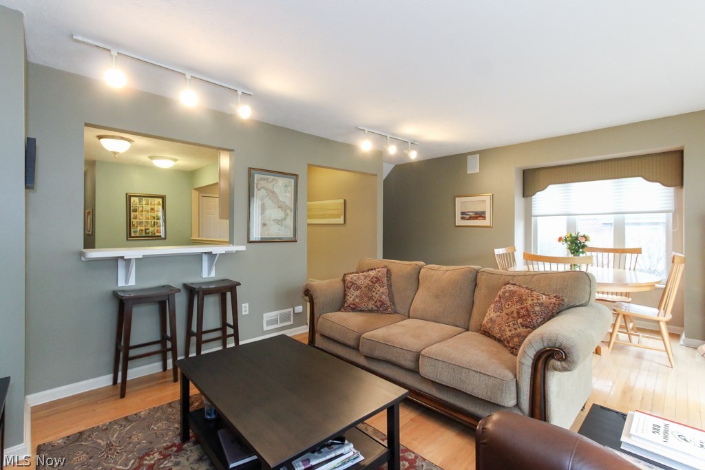 Larchmere Sq Condo - Residential