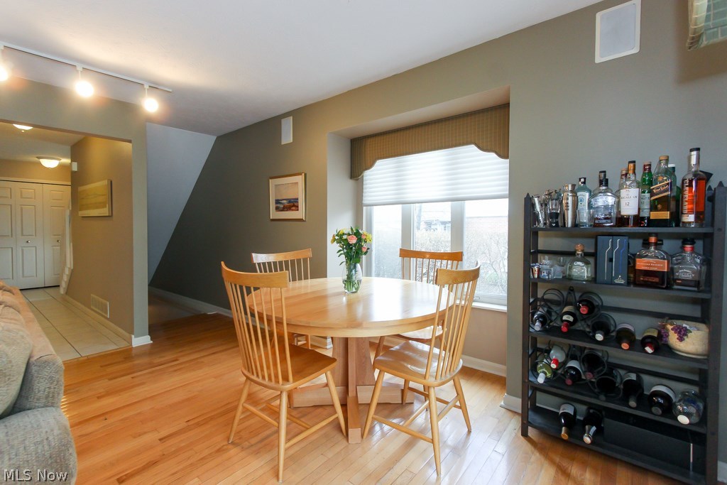 Larchmere Sq Condo - Residential