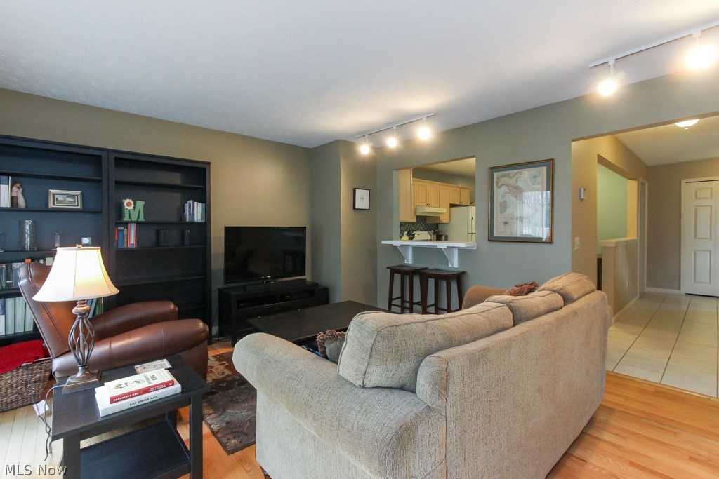 Larchmere Sq Condo - Residential