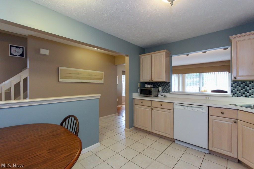 Larchmere Sq Condo - Residential