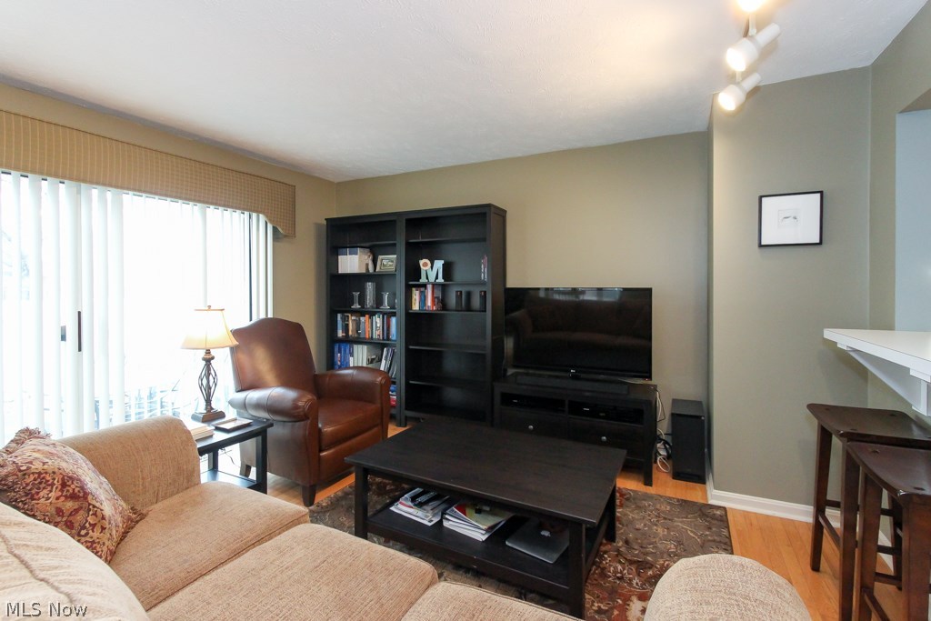 Larchmere Sq Condo - Residential