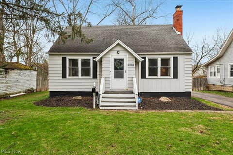 Photo for 730 Washington Court