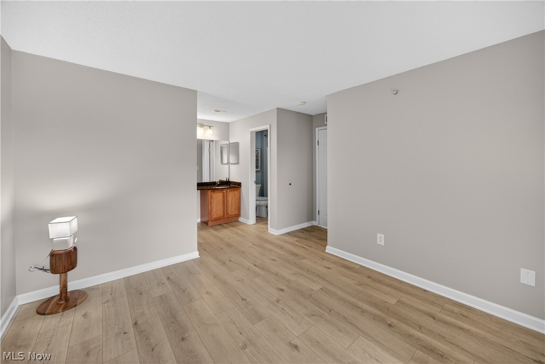 Fox Hollow/Woodhawk Condo - Residential