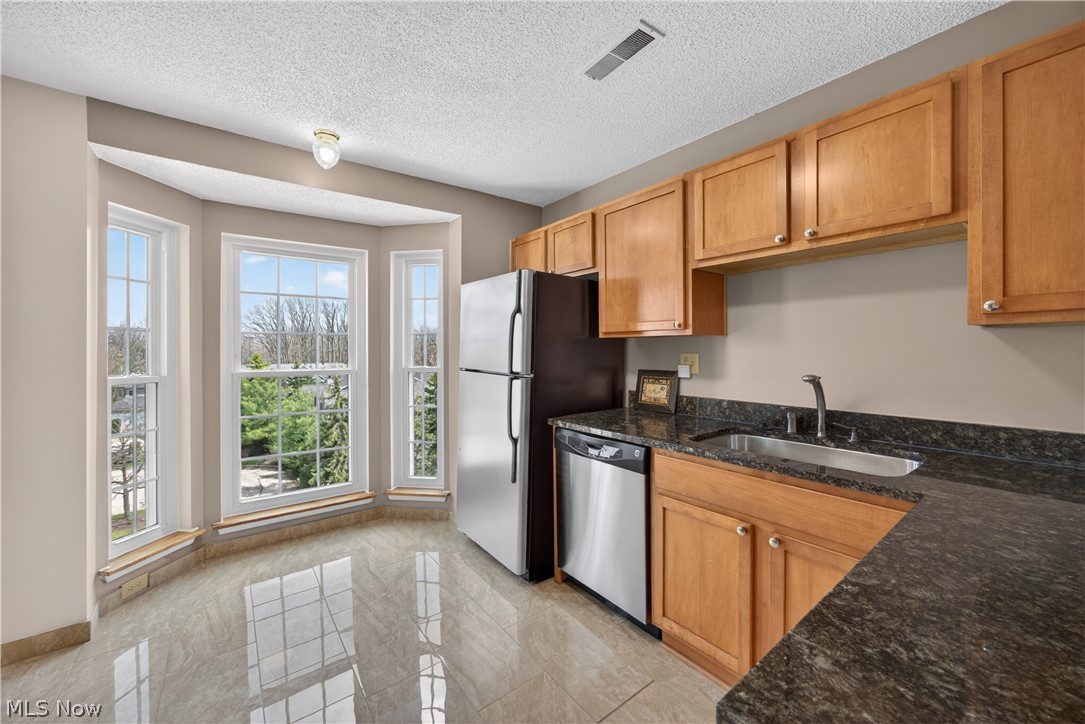 Fox Hollow/Woodhawk Condo - Residential