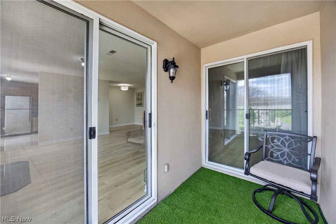 Fox Hollow/Woodhawk Condo - Residential