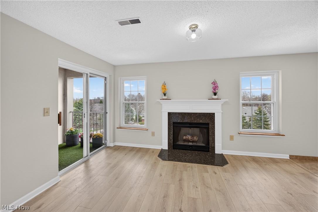 Fox Hollow/Woodhawk Condo - Residential