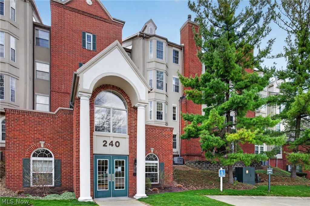 Photo of 240 Fox Hollow Drive #408, Mayfield Heights, OH 44124 (MLS # 5200093)