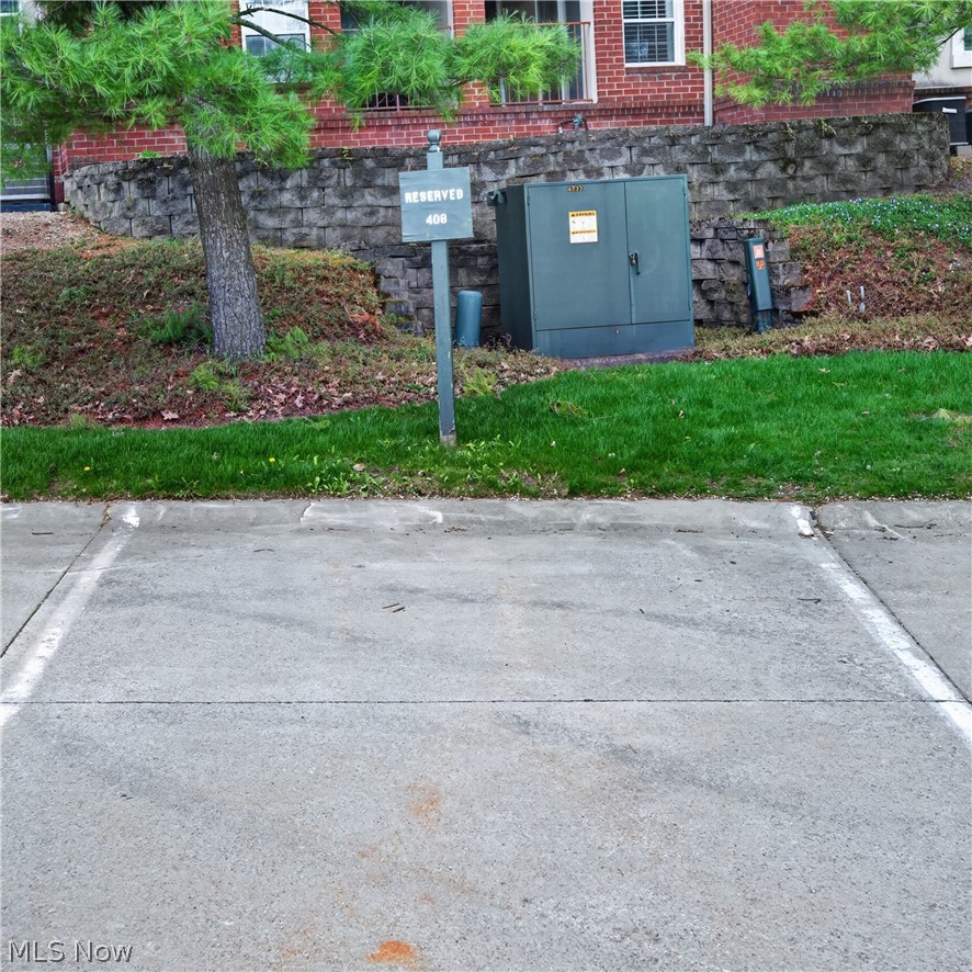 Fox Hollow/Woodhawk Condo - Residential