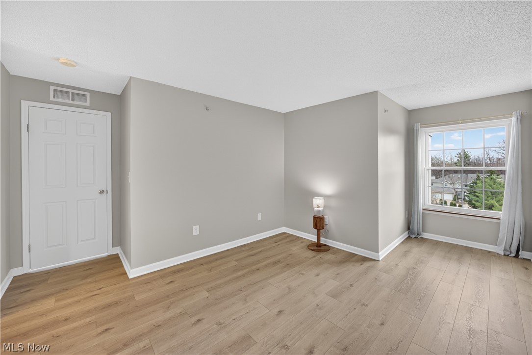 Fox Hollow/Woodhawk Condo - Residential