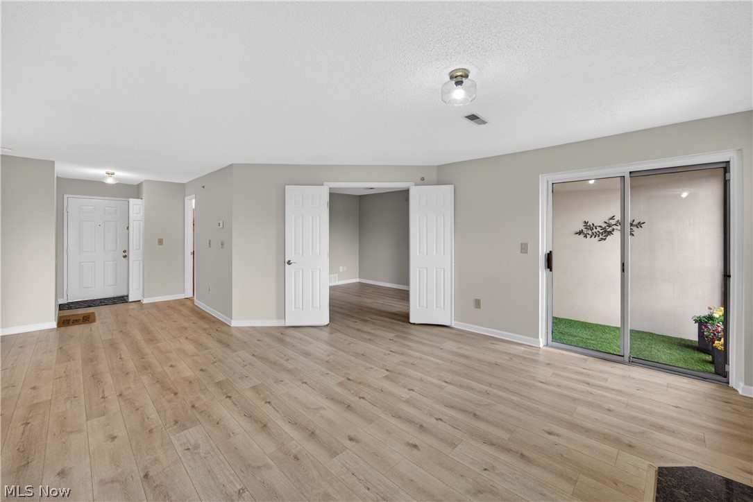 Fox Hollow/Woodhawk Condo - Residential