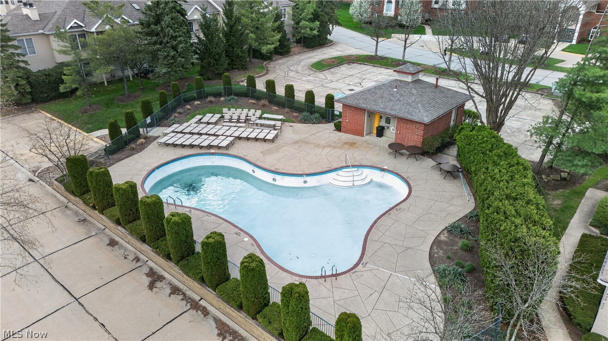 Fox Hollow/Woodhawk Condo - Residential