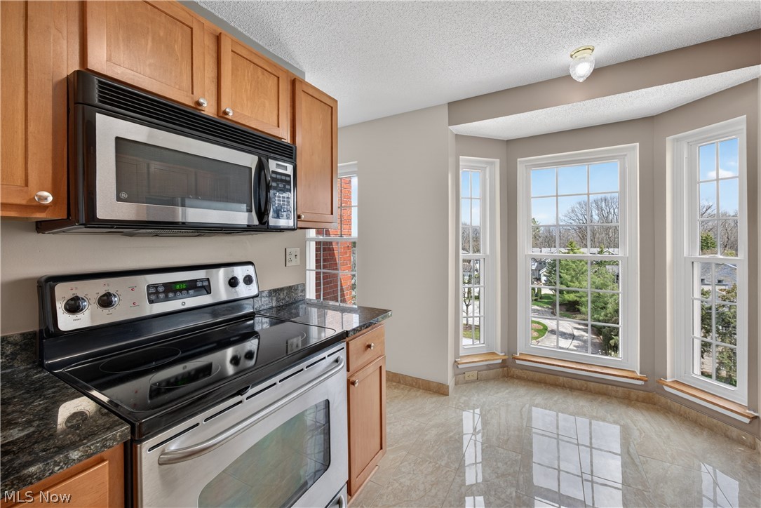 Fox Hollow/Woodhawk Condo - Residential