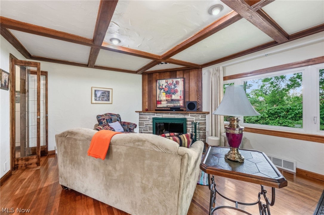 3849 Bainbridge Road