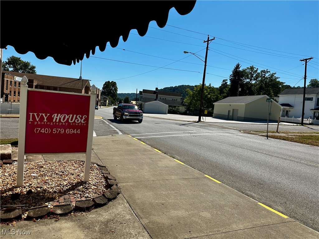 654 S Zane Highway