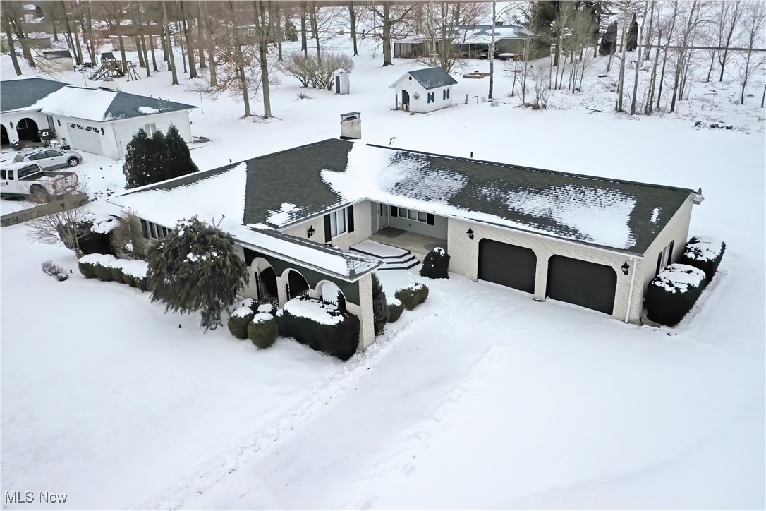 6156 Jacqueline Drive, Brookfield, Ohio image 2