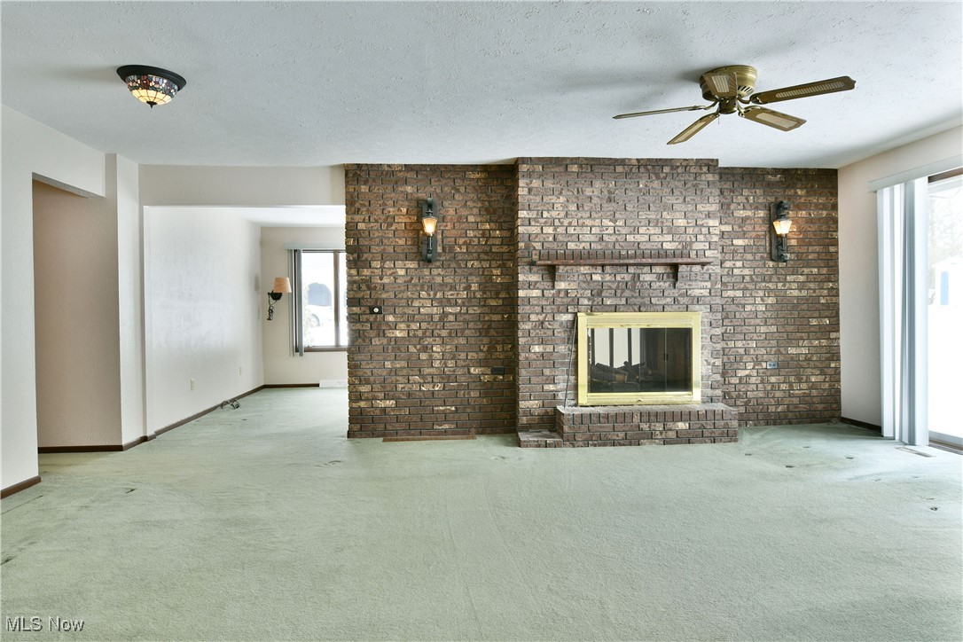6156 Jacqueline Drive, Brookfield, Ohio image 5