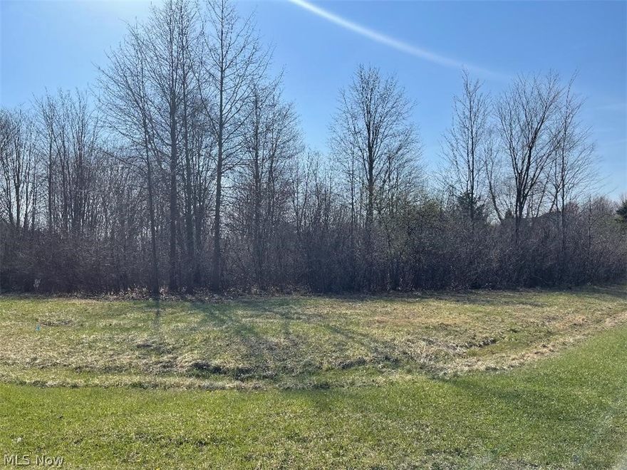 3 consecutive lots to build your dream home in Roaming Shores close to clubhouse and pool and beach one