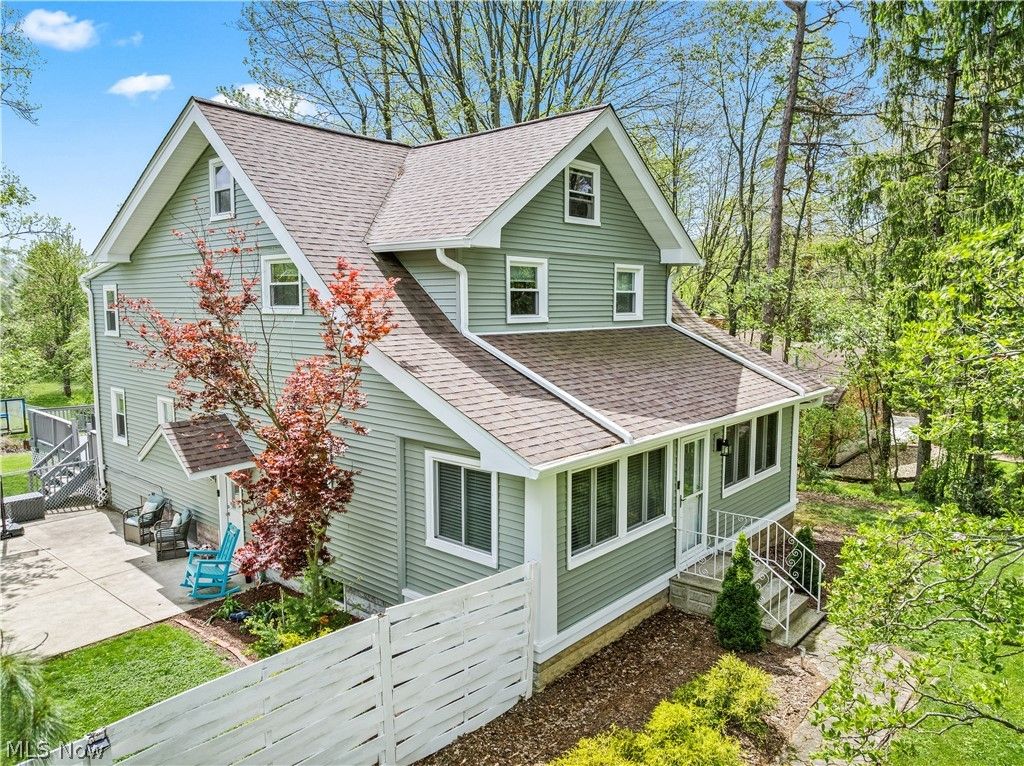 Photo of 2136 E Sprague Road, Broadview Heights, OH 44147 (MLS # 5205303)