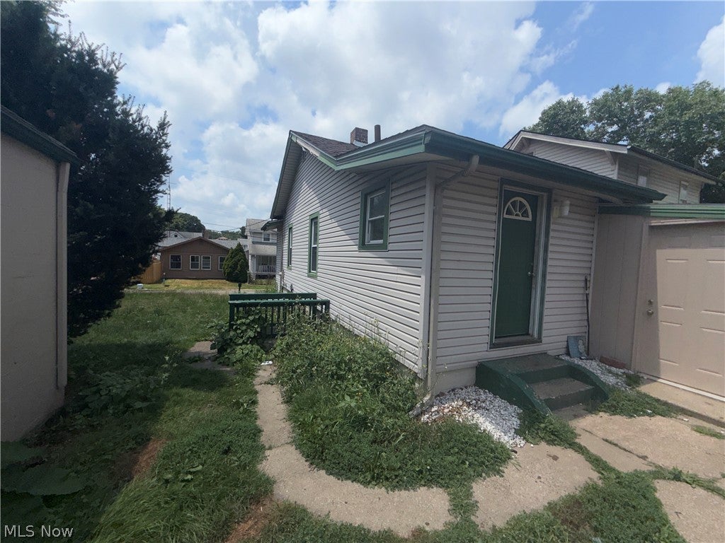 818 Halter Court NW