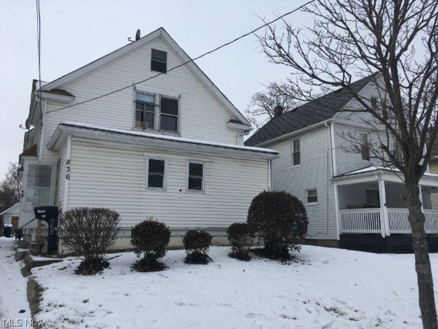3 bed, 1.5 bath Akron, OH home for sale. This property sits on a city lot, has a detached garage and driveway. The home will need
work and repairs before move in ready. Some rooms are worse then others. It could make a great investment property or starter home.3 bed, 1 bath
Akron, OH home for sale. This property sits on a city lot, has a detached garage and driveway. The home will need work and repairs before move in
ready. Some rooms are worse then others. It could make a great investment property or starter home.