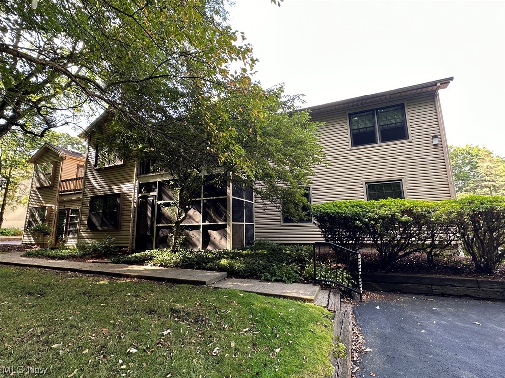 Forest Huntington Woods Condo - Residential