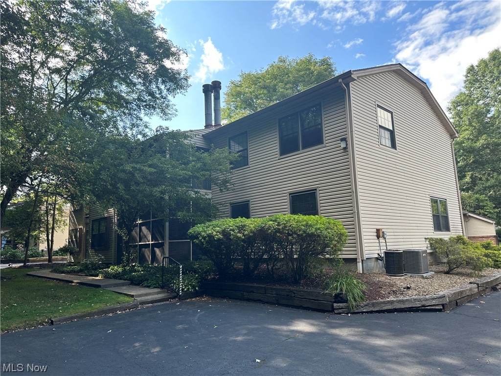 Forest Huntington Woods Condo - Residential