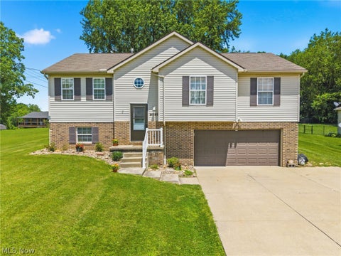 Tiny photo for 6055 Apple Street, Louisville, OH 44641 (MLS # 5221574)