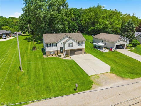 Photo of 6055 Apple Street, Louisville, OH 44641 (MLS # 5221574)