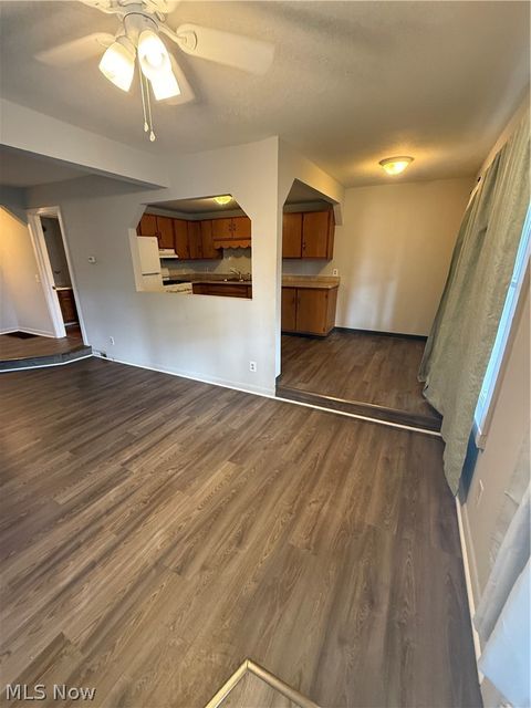 Tiny photo for 39 W 2nd Street #B, Frazeysburg, OH 43822 (MLS # 5221517)
