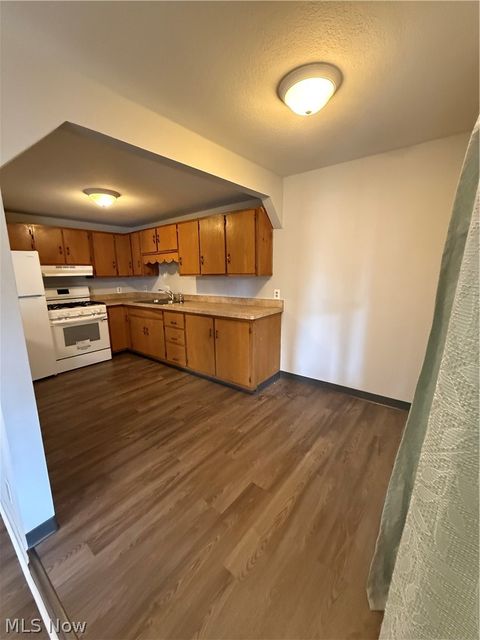 Tiny photo for 39 W 2nd Street #B, Frazeysburg, OH 43822 (MLS # 5221517)